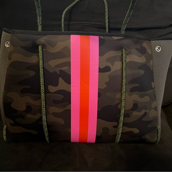 Neoprene Camo Bag - Picture 3 of 5